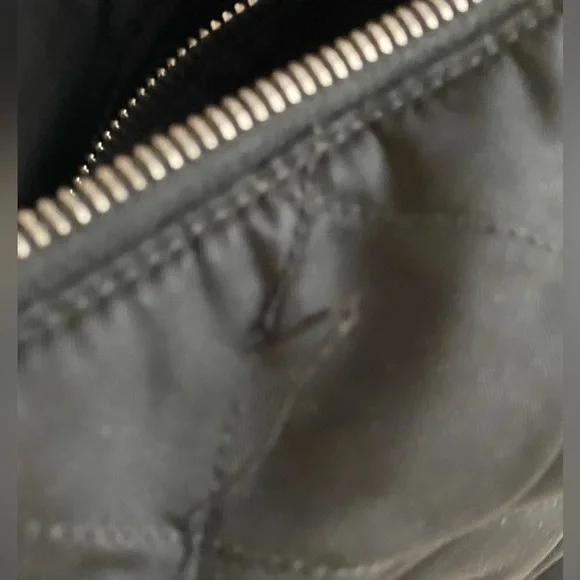 VINTAGE PRADA QUILTED NYLON CHAIN ACCENT SHOULD BAG - Picture 9 of 11